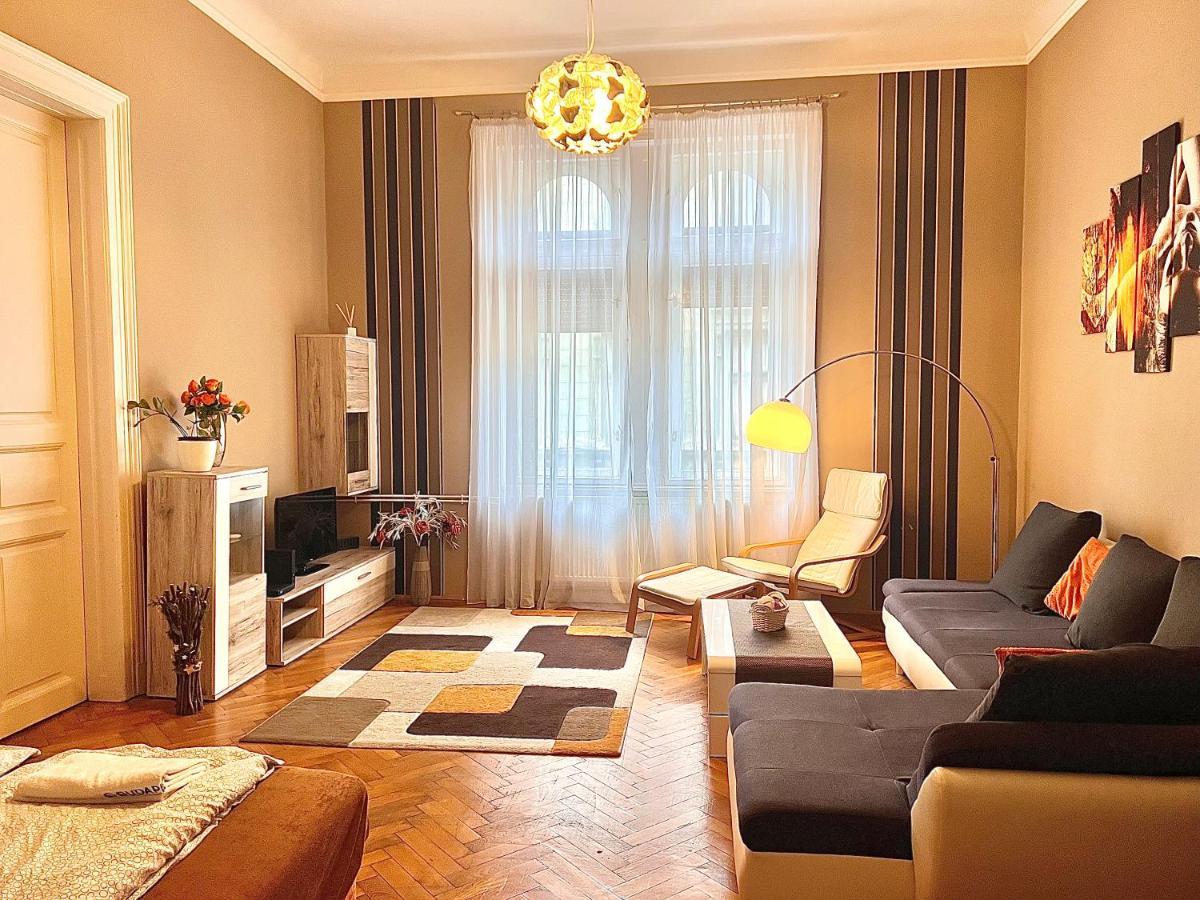A54: Charming Apartment In The Ruin Bar District Budapest Ngoại thất bức ảnh